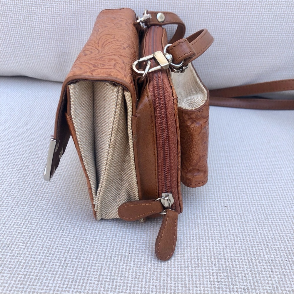 Western Style Crossbody bag organizer 7.5" x 5" detachable strap silver tone - Picture 5 of 8